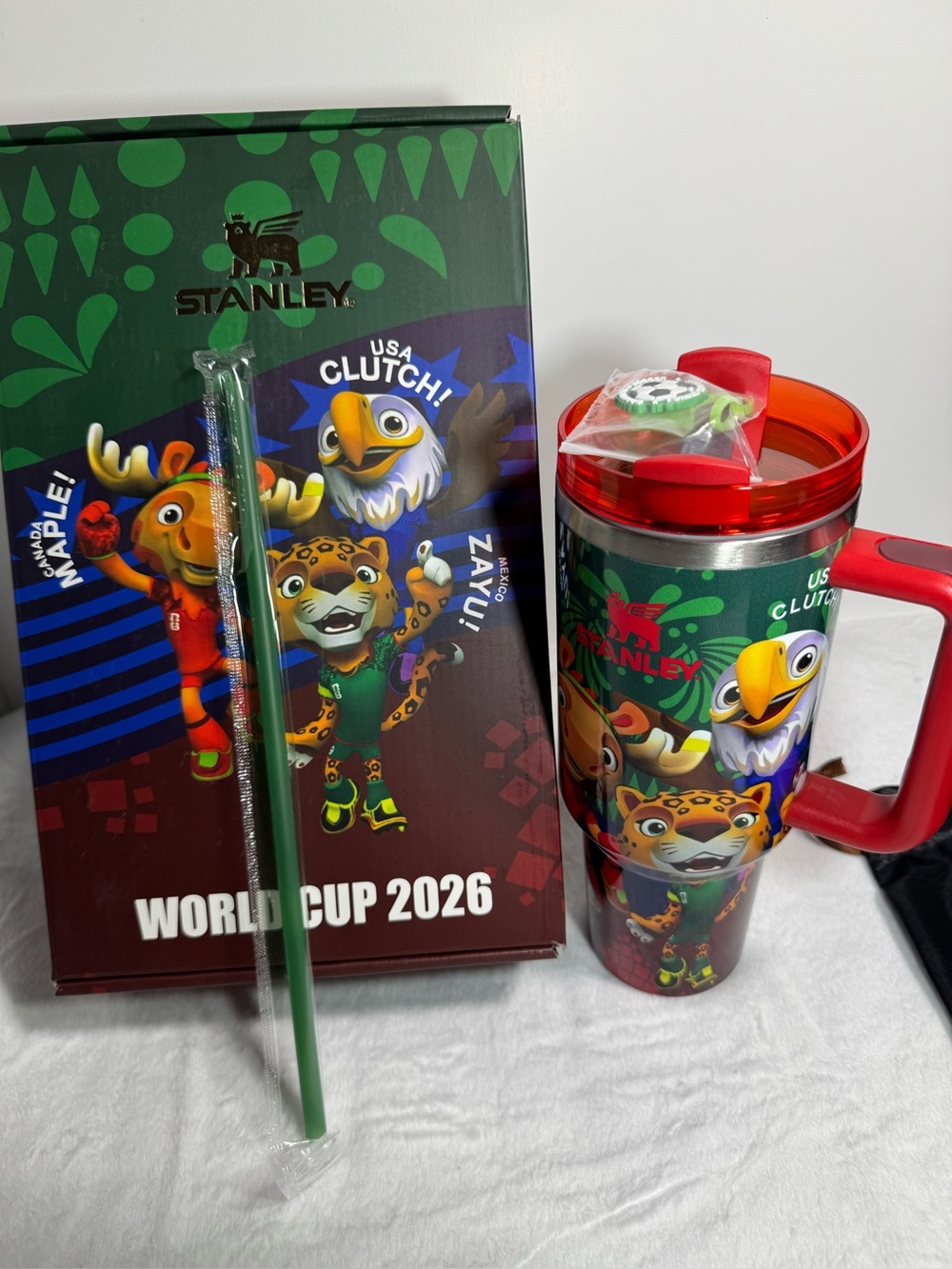 Stanley Quencher H2.0 world cup 2026 Handle Straw Soccer 40oz - Picture 8 of 9